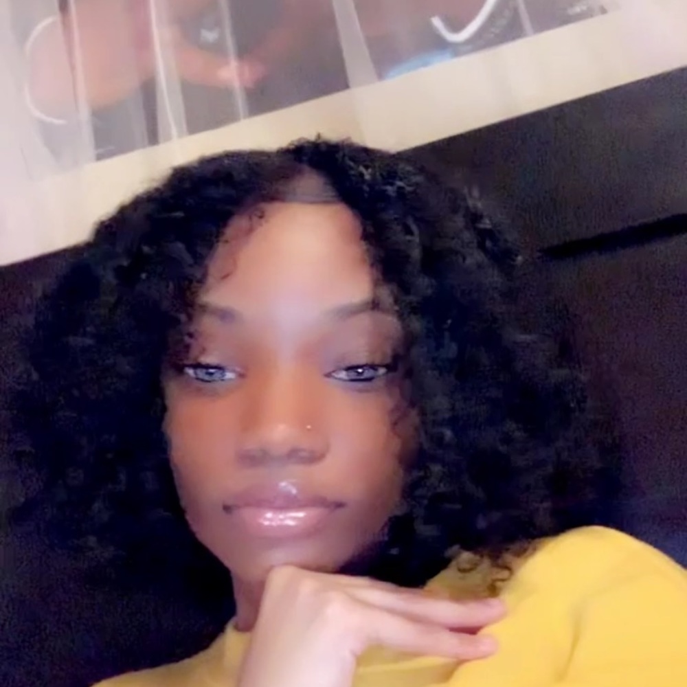 Meet your Posher, Johnae